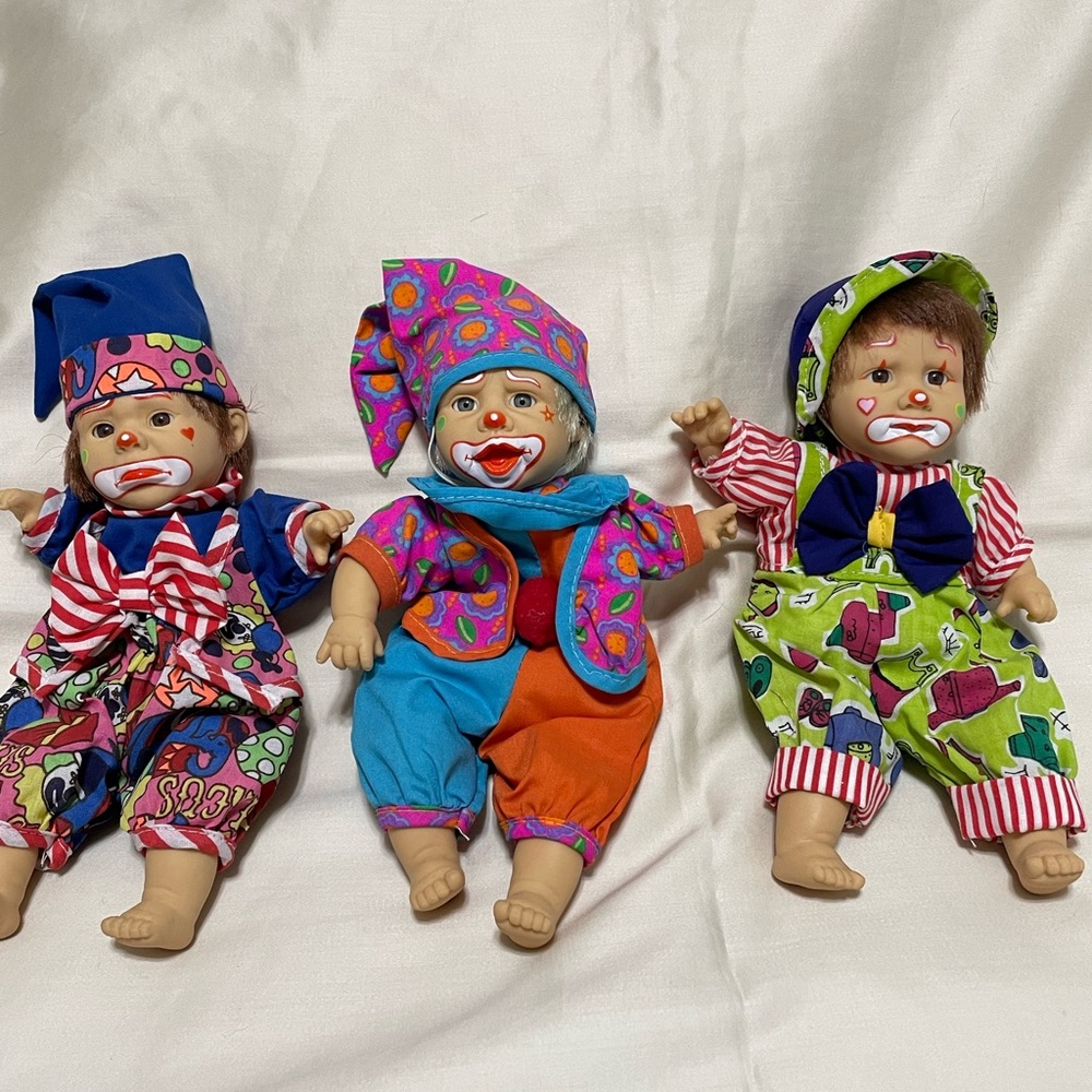 Set of 3 precious clowns, 8”